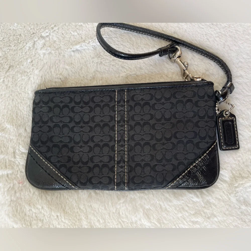 Coach vintage wristlet EUC